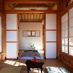 Iriru Luxury Hanok Stay - Eunpyung Hanok Village