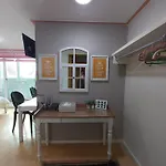 Han River Residence & Guesthouse