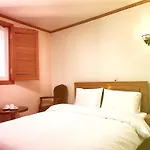 Noble Hotel
