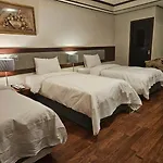 Insadong Crown Hotel