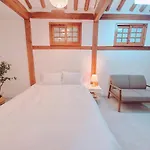 Hanok Entire House, Bukchon Hanok Village