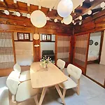 Hanok Entire House, Bukchon Hanok Village