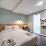 Mac Hotel