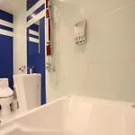 Crossing Hotel