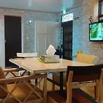 Social House
