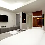 M2 Motel