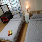 Roommate In Ehwa