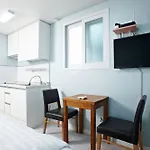 Kstar Stay Residence Hoehyun - Hostel