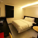 Spring 21 Hotel Sinchon