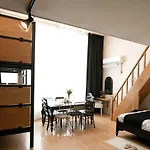 Yolo House In Hongdae