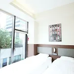 Uh Hotel