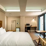 E-Hotel