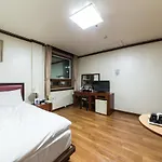 Youngbin Hotel