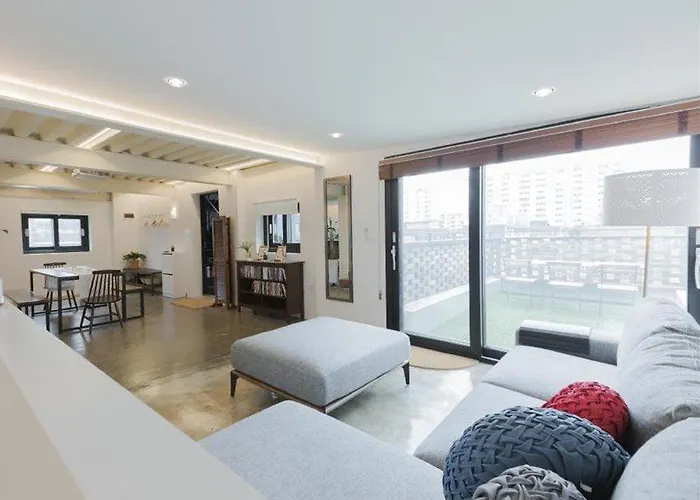 Sio Hostel L-Suite