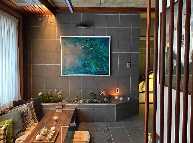 Viva La Vida - Seochon Private Apartment