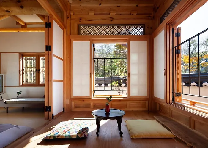 Iriru Luxury Hanok Stay - Eunpyung Hanok Village