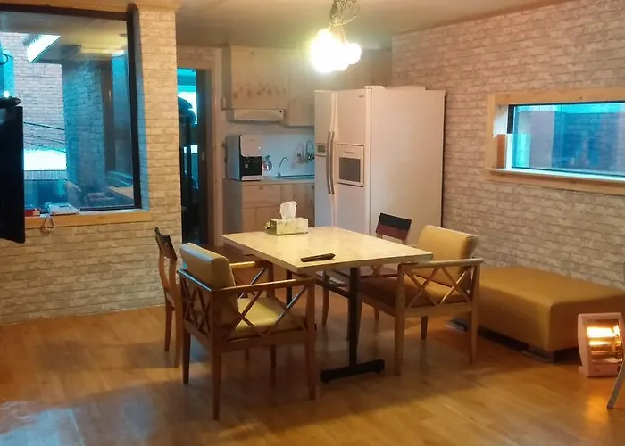 Social House