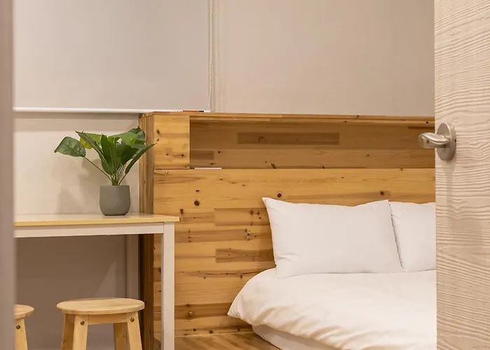 Woody Two Bedroom In Hongdae
