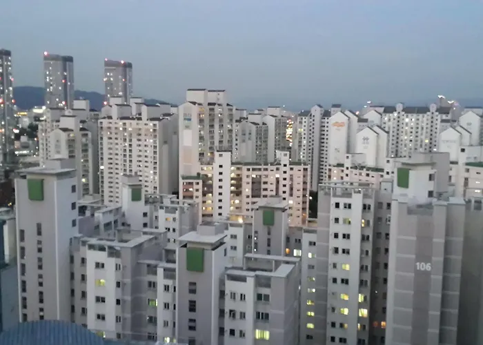 Spacious Apartment In Central Seoul