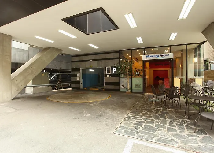 Blooming House Residence