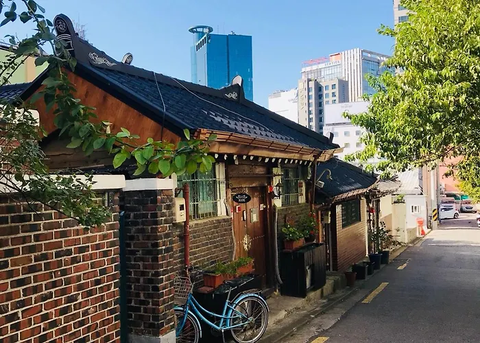 Icos Guesthouse 1 - Female Only