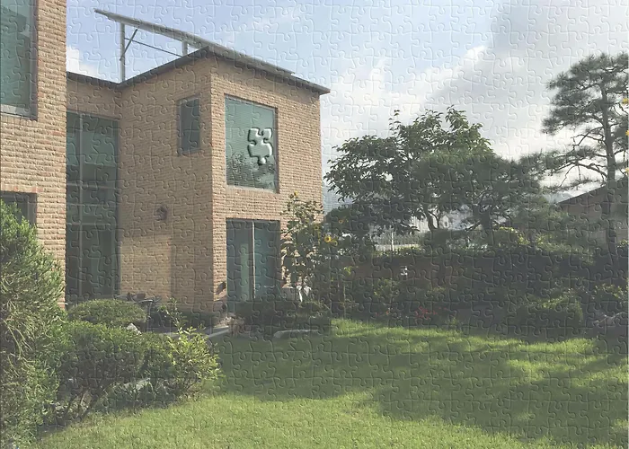 Puzzlestay House