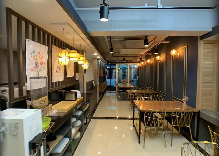 J-Honor Guesthouse