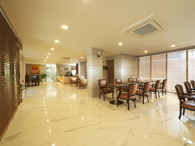 Noble Hotel