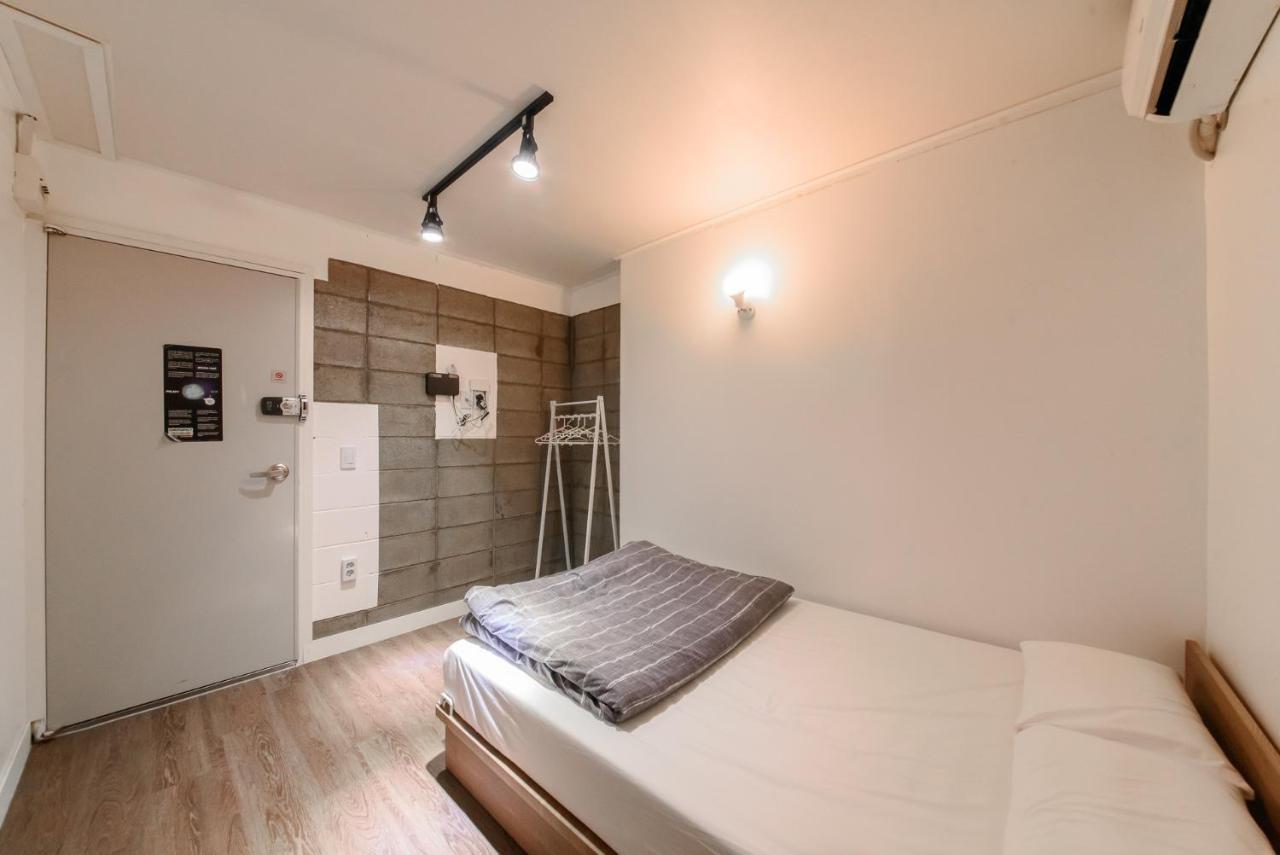 Itaewon Yellow 2* Seoul