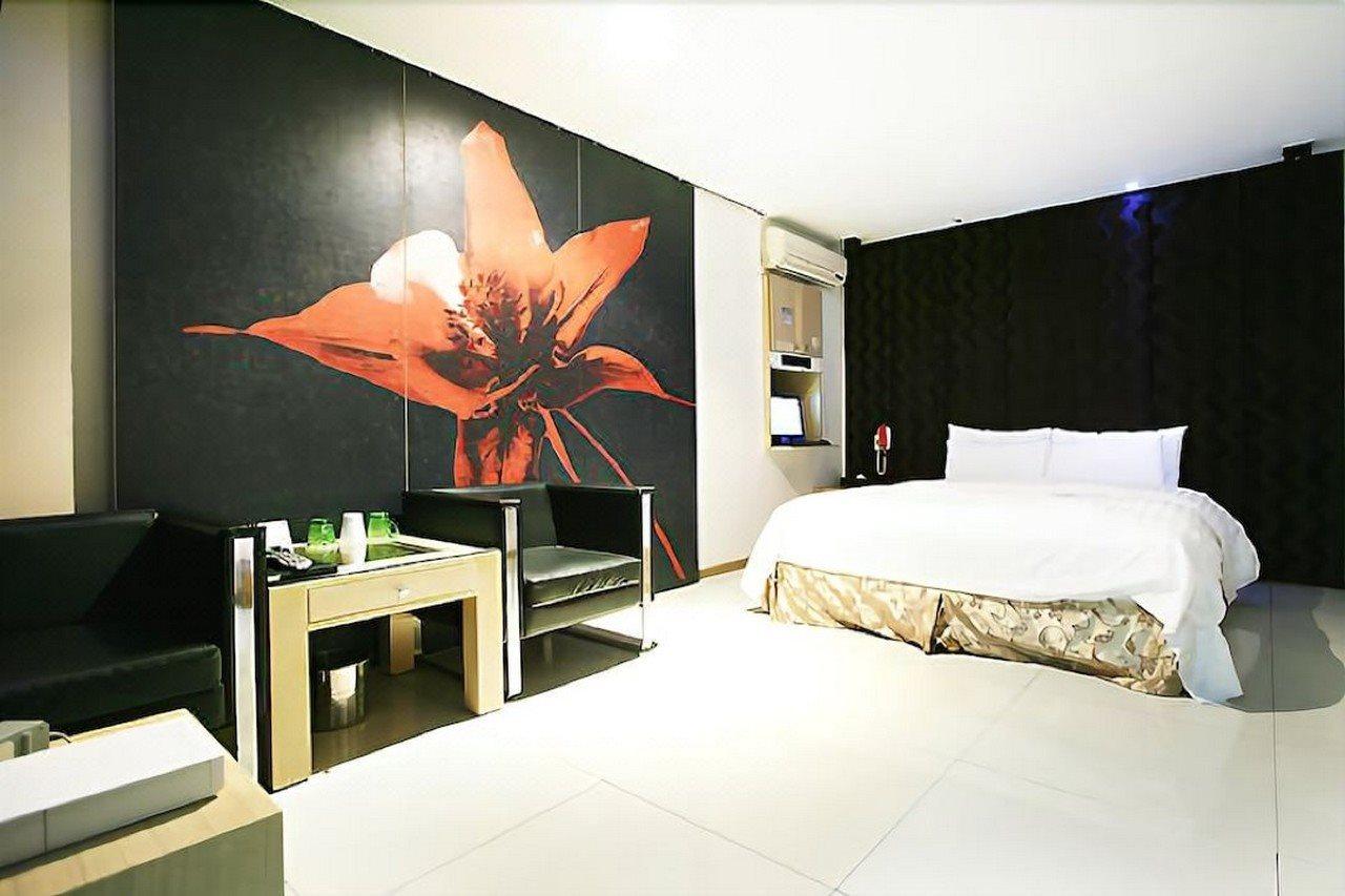 Hit Hotel