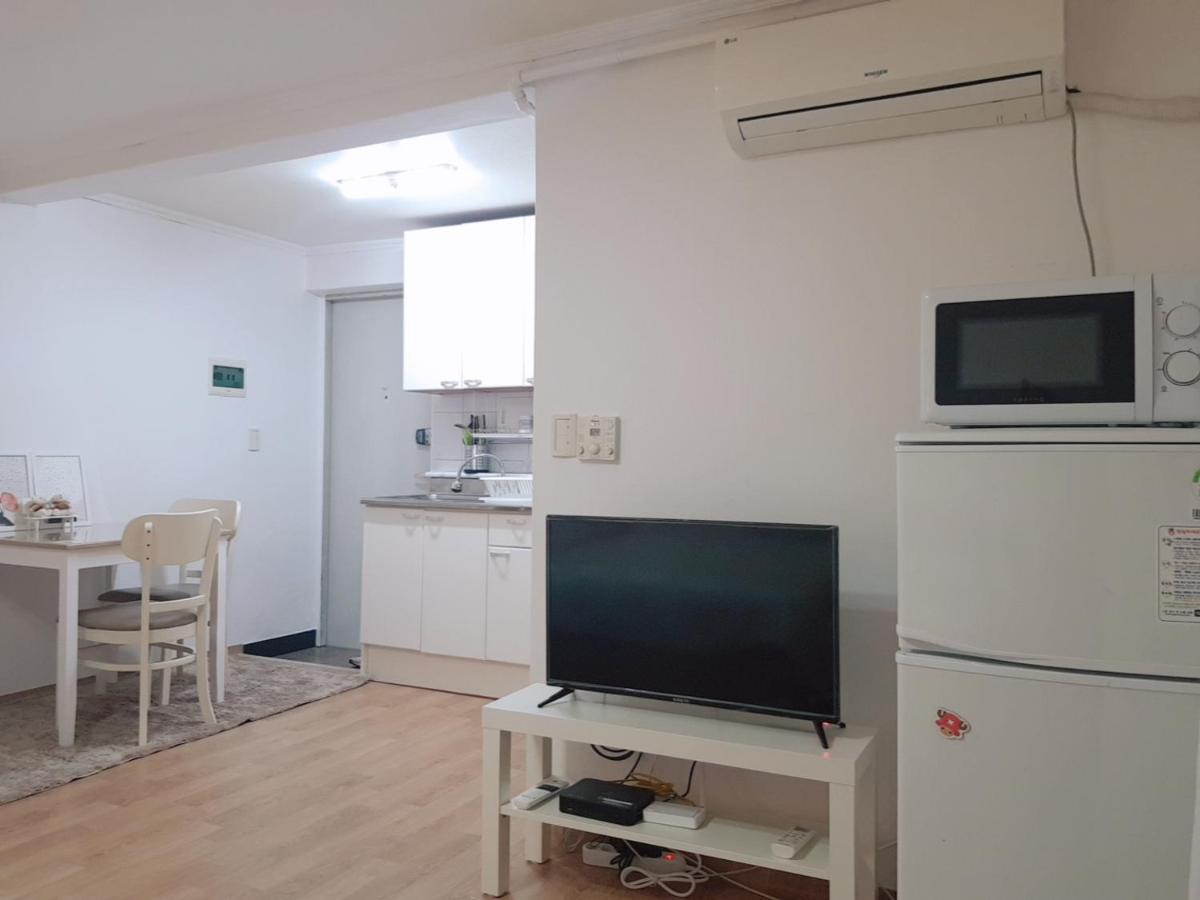 Hongdae House *