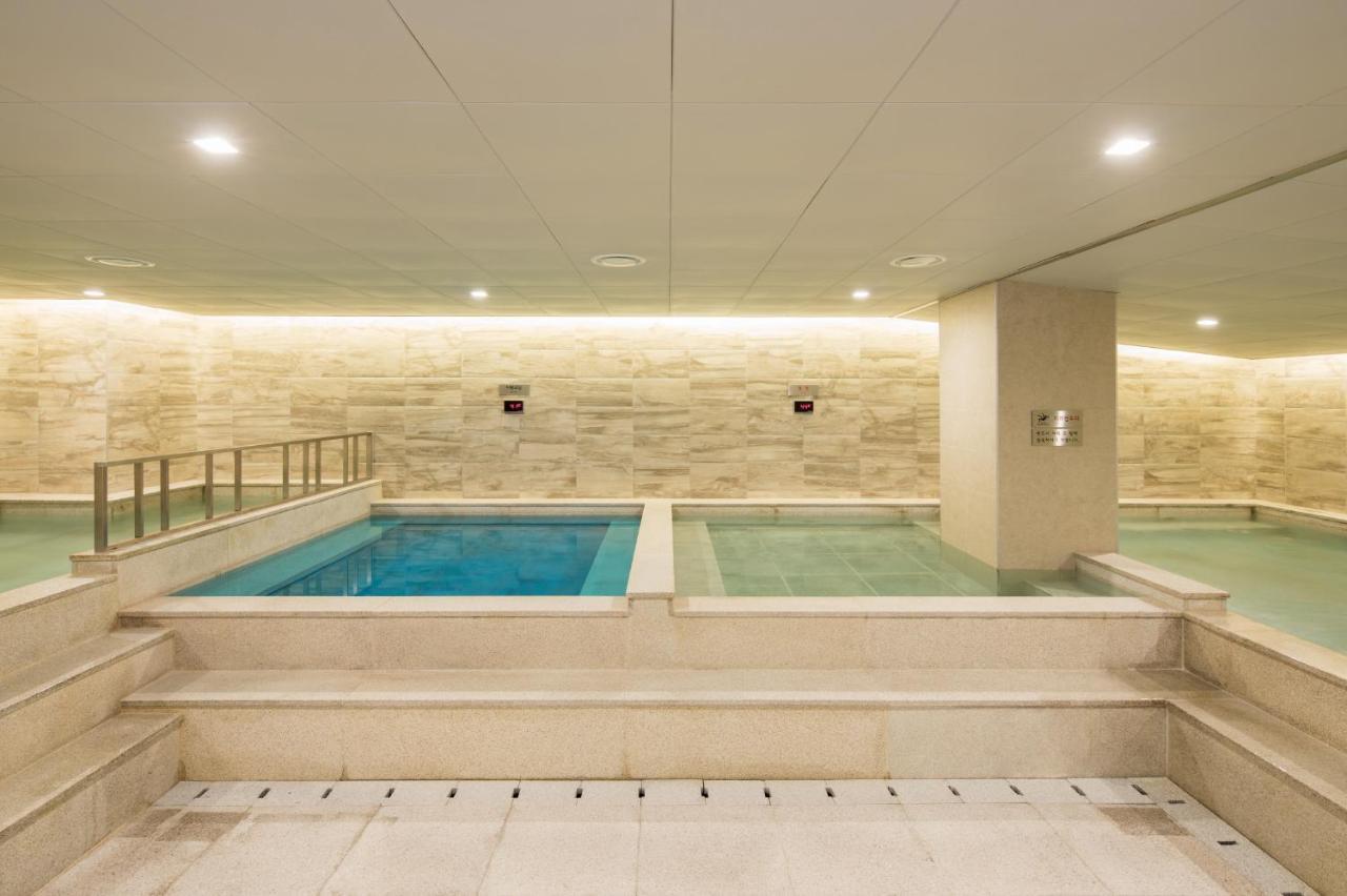 Orakai Cheonggyesan Hotel, Bw Premier Collection Hotel Seoul