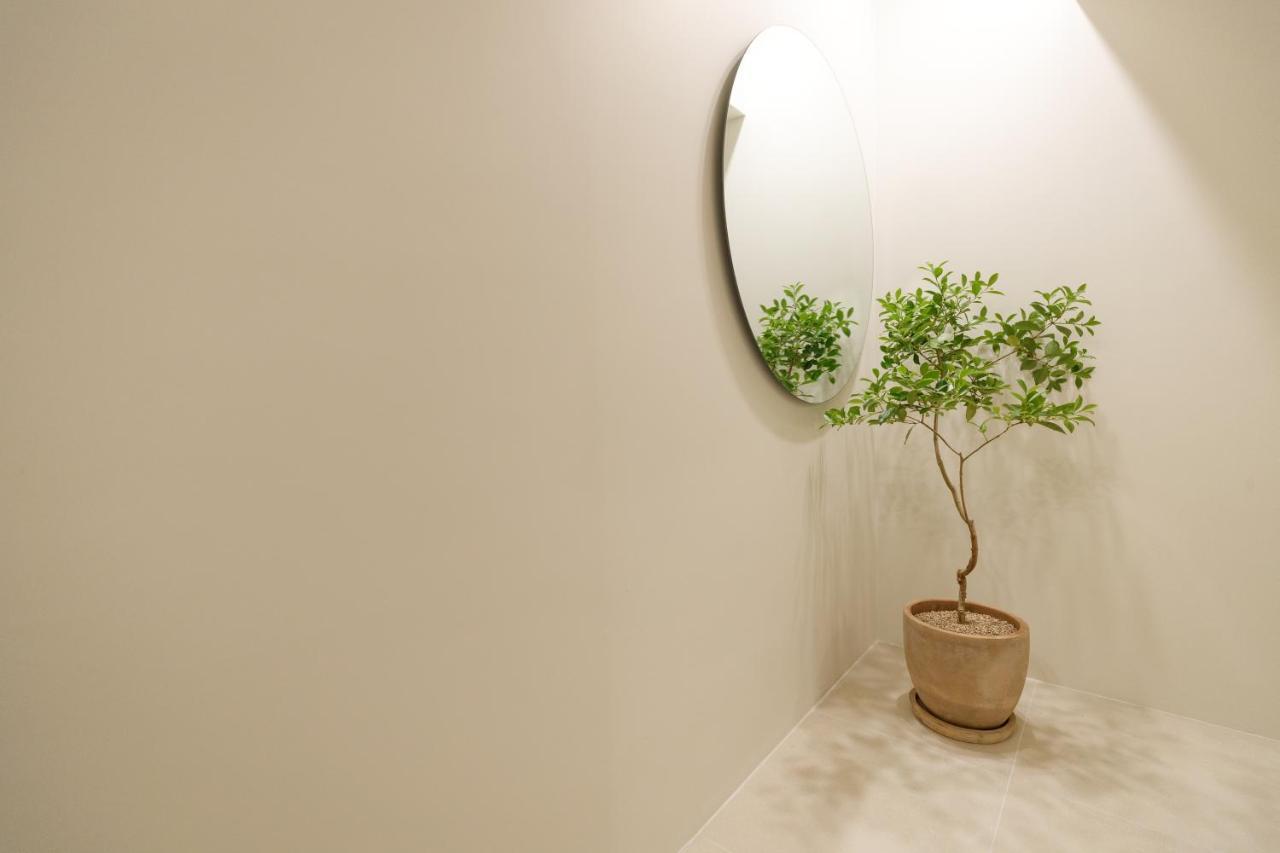 Apartment White Linen House *