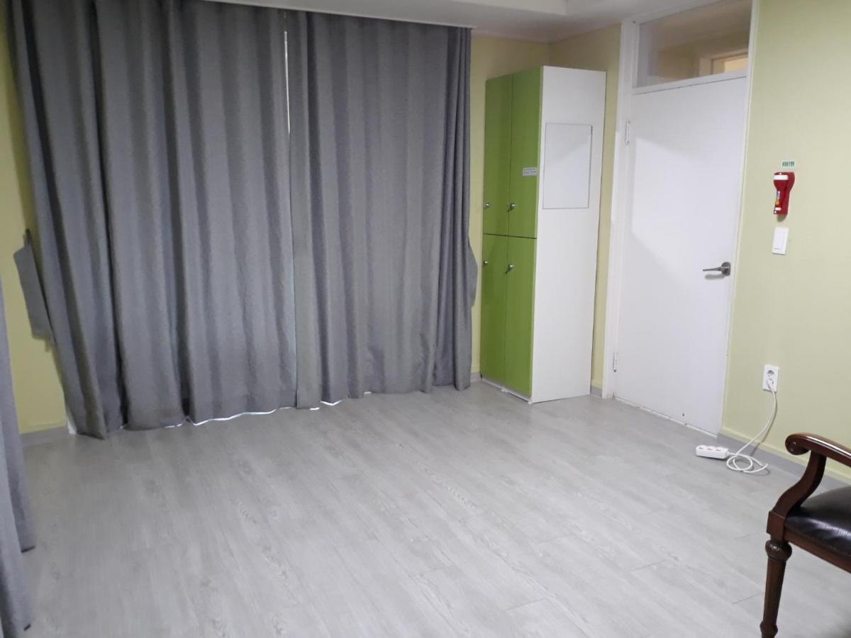 Hans House Guest house *