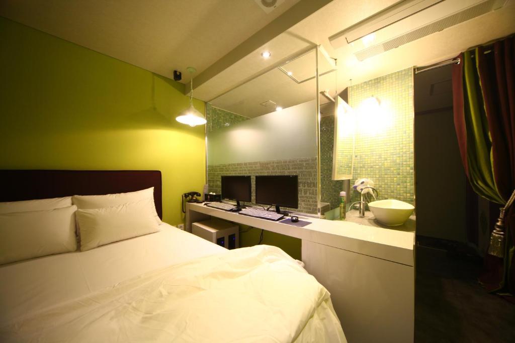 Motel Baron De Paris