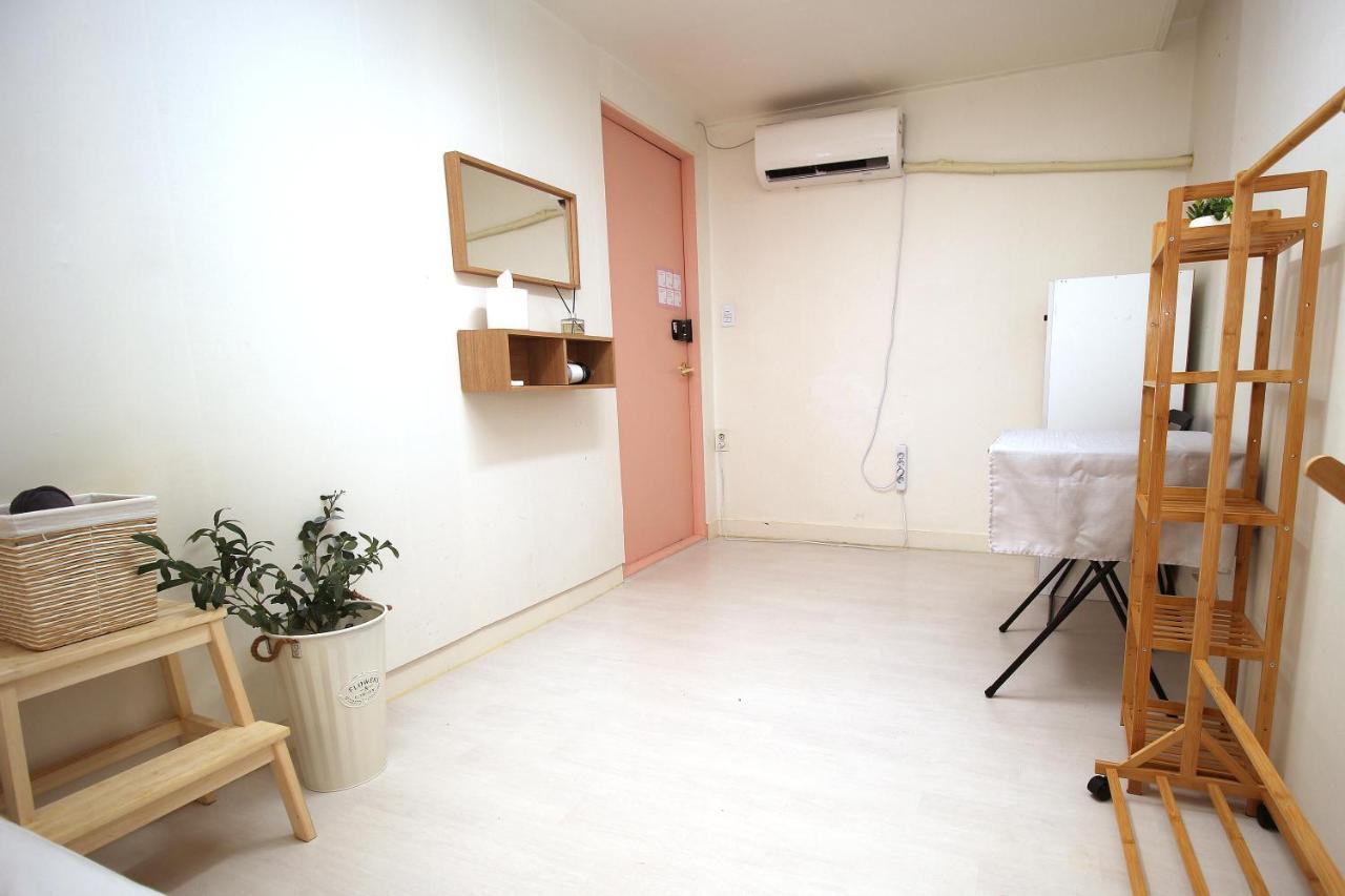 Yab-guesthouse, Femaleonly, Foreignonly