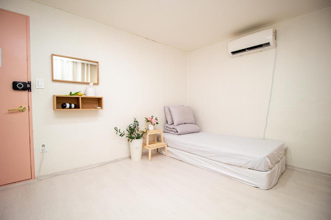 Yab-guesthouse, Femaleonly, Foreignonly Seoul