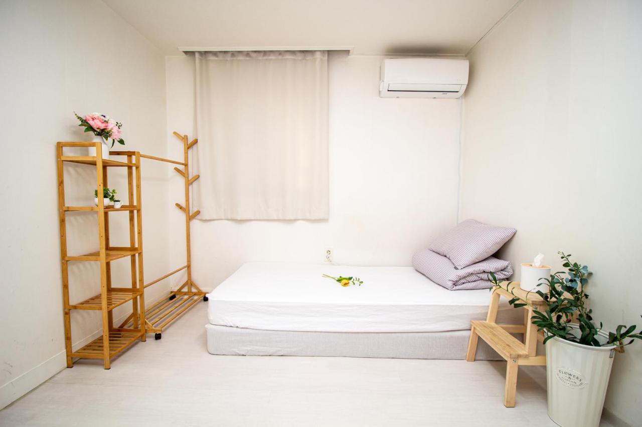 Yab-guesthouse, Femaleonly, Foreignonly Seoul