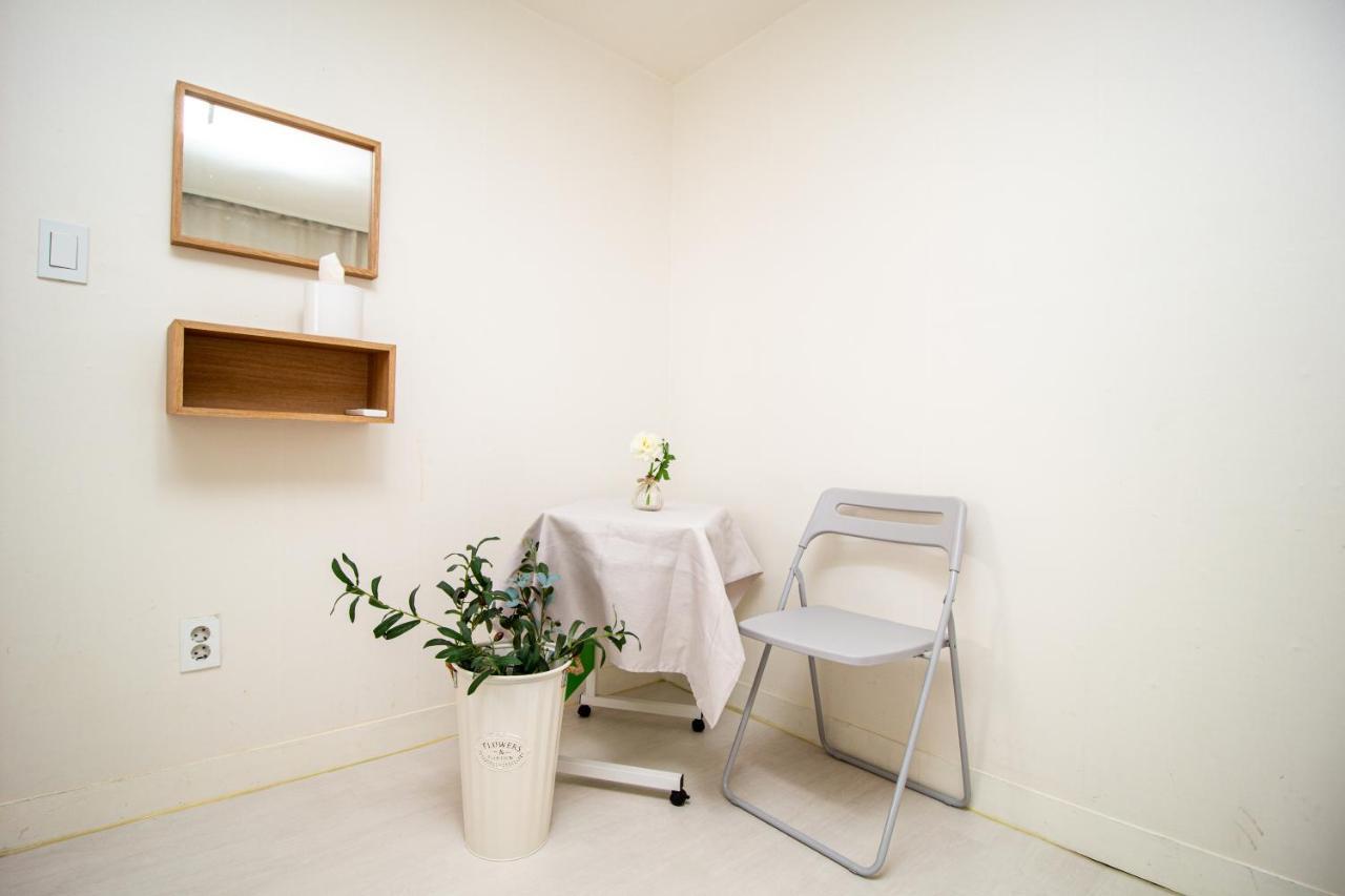 Yab-guesthouse, Femaleonly, Foreignonly