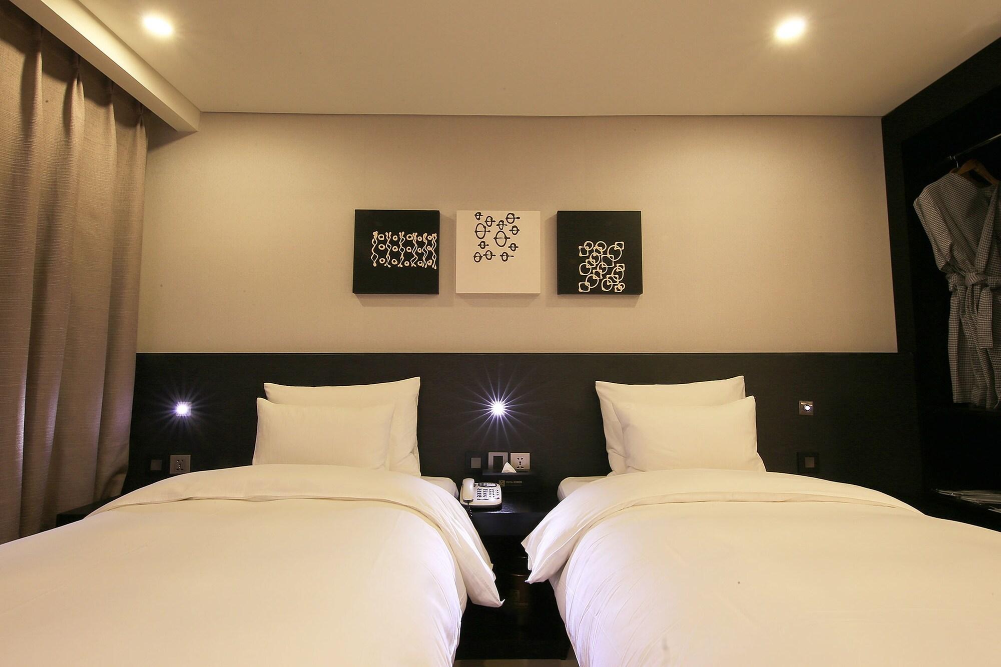 Kobos Hotel