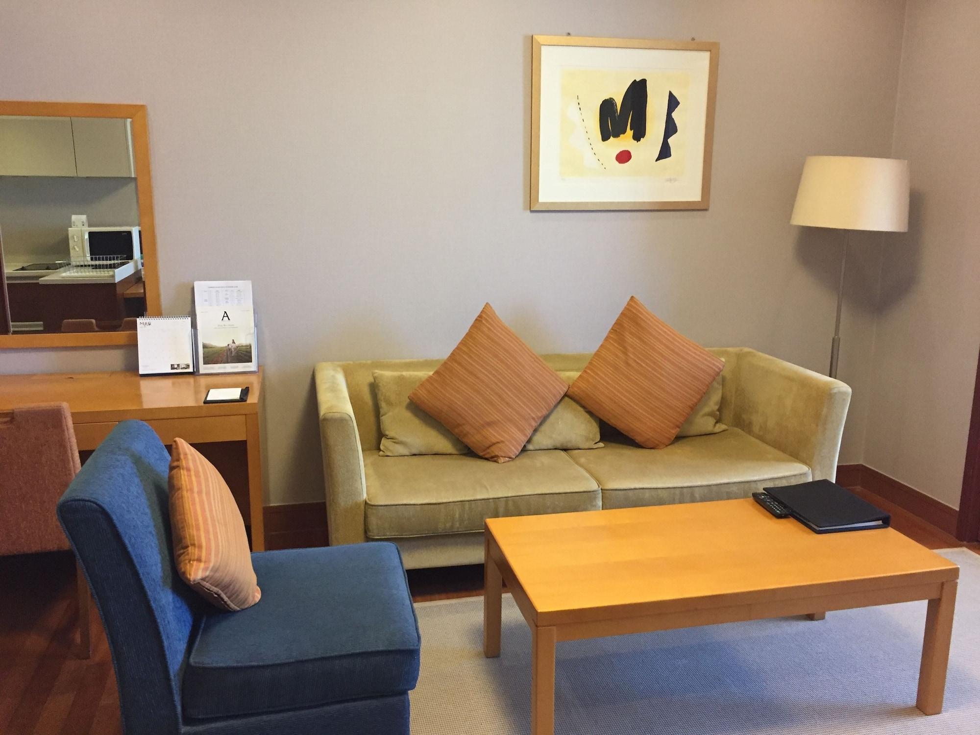 Somerset Palace Apartment *