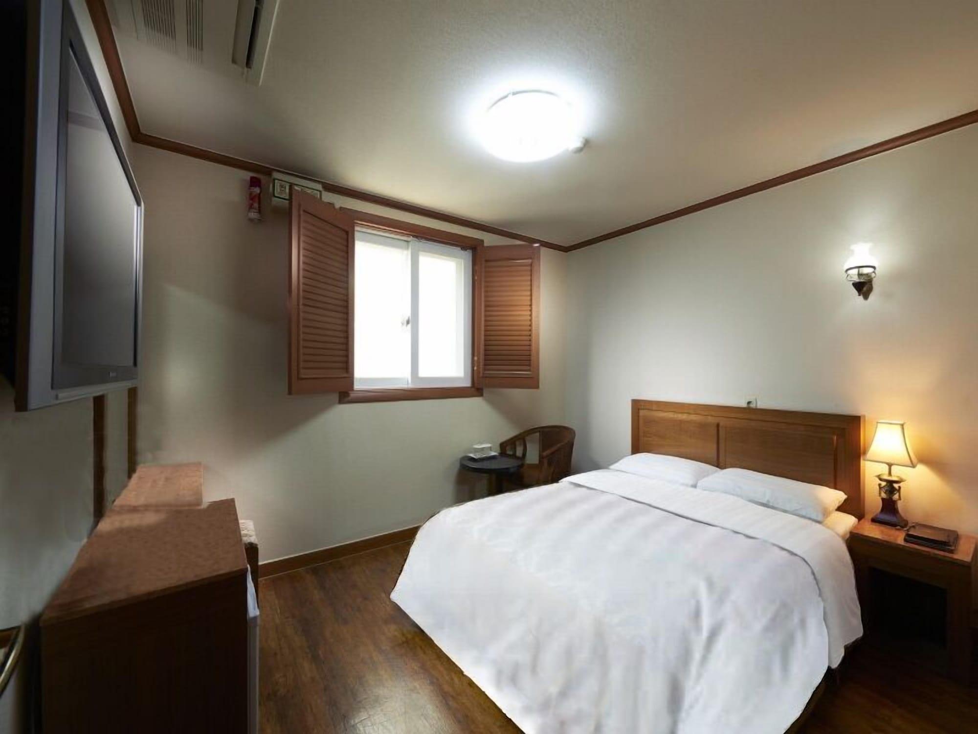 Hotel Noble 2*