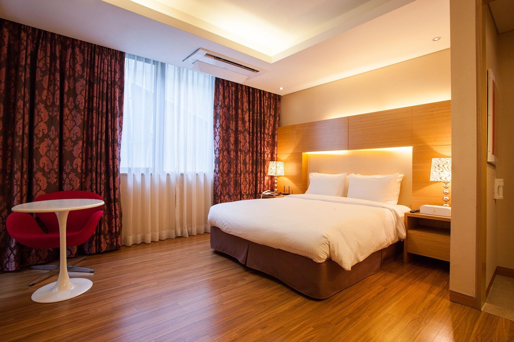 Hotel Pharos