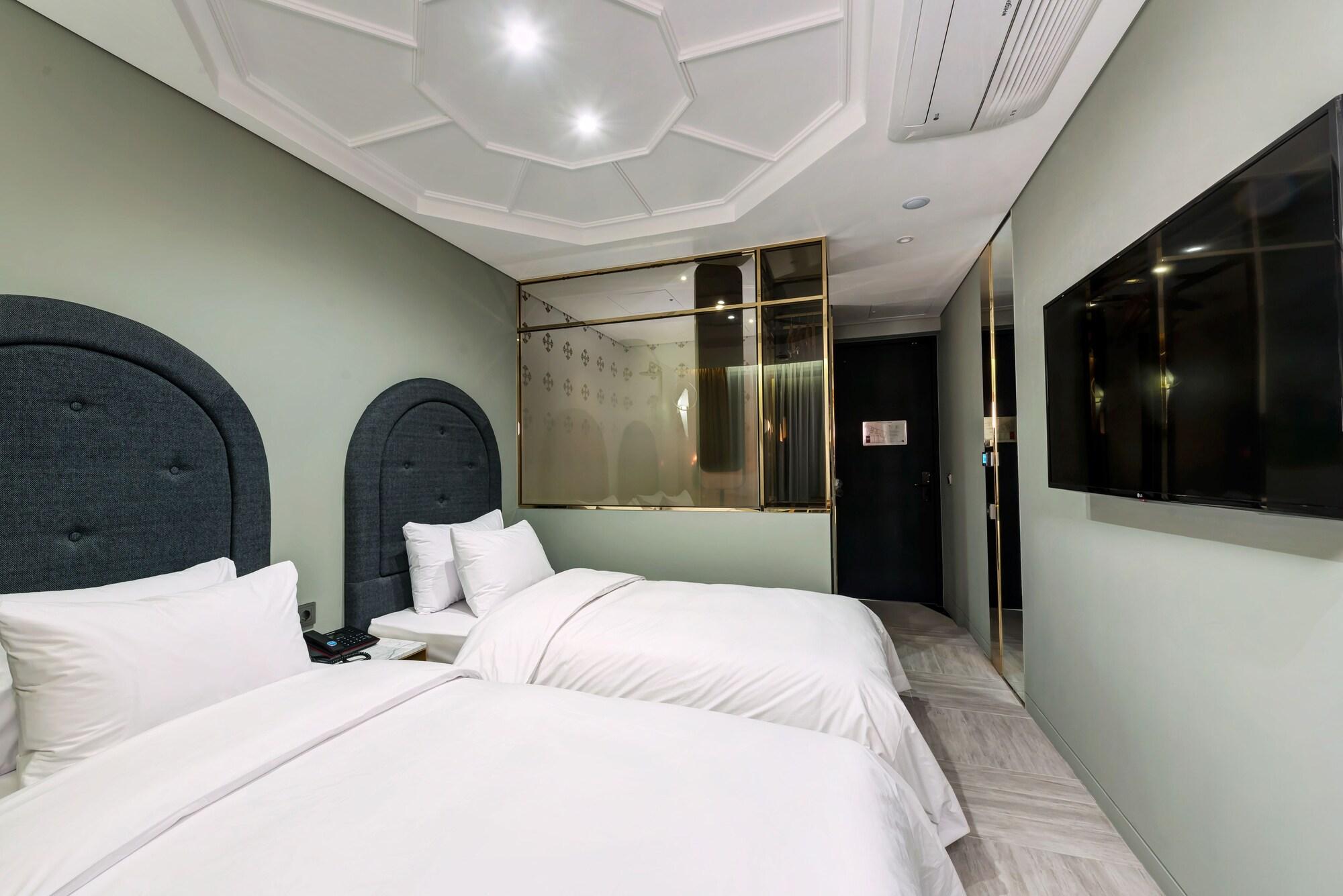 The Designers Ddp Hotel