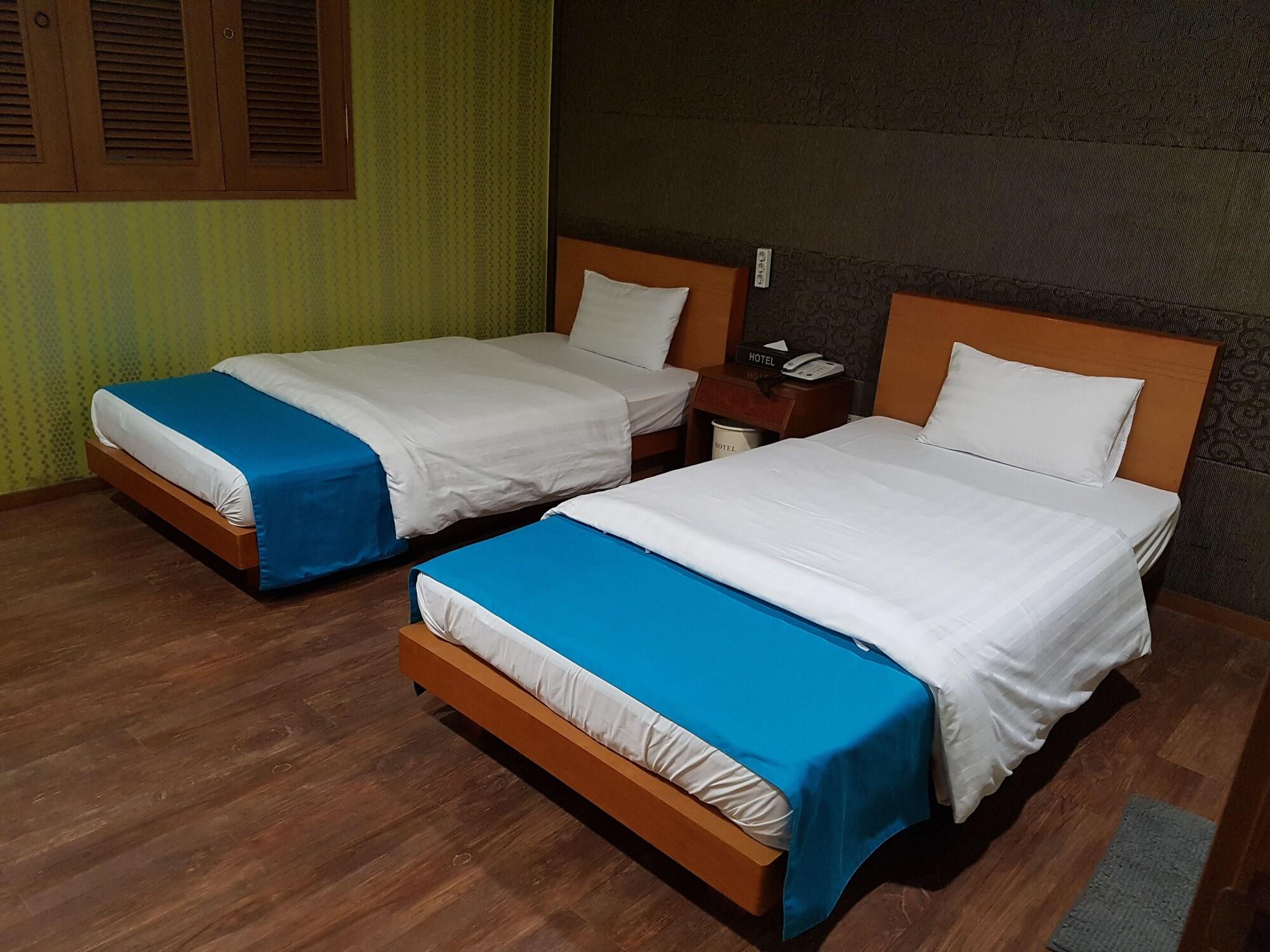 At Motel Seoul