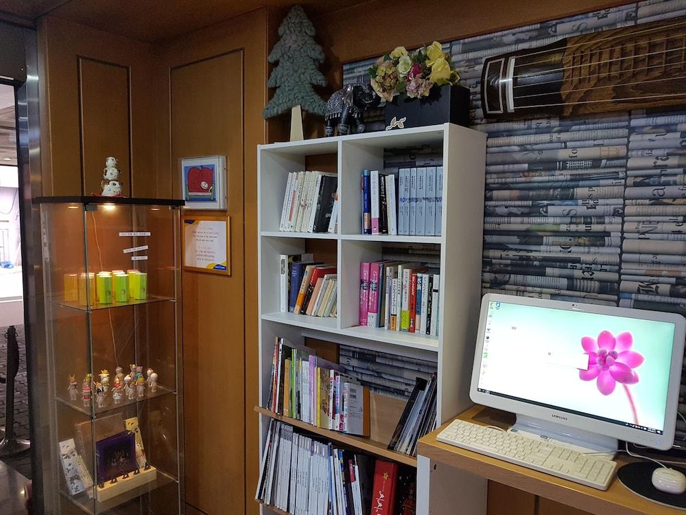Motel At Seoul