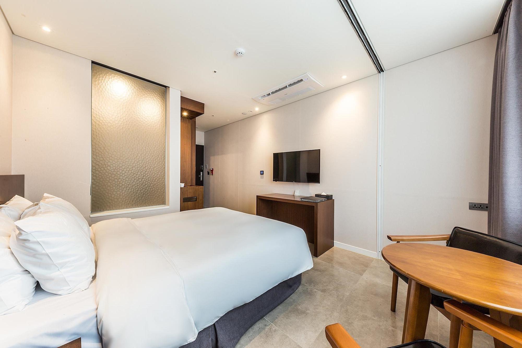 Hotel Cs Premier 3*