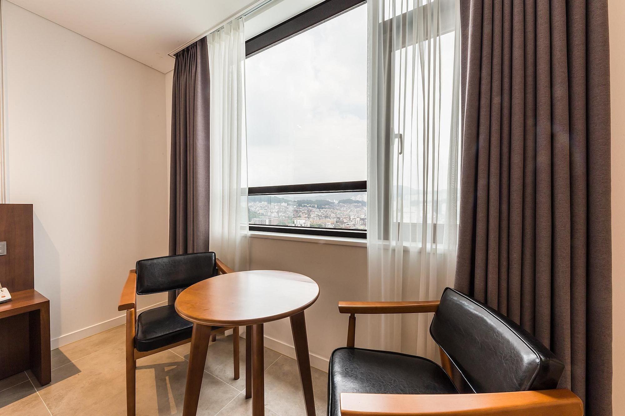 Hotel Cs Premier 3*