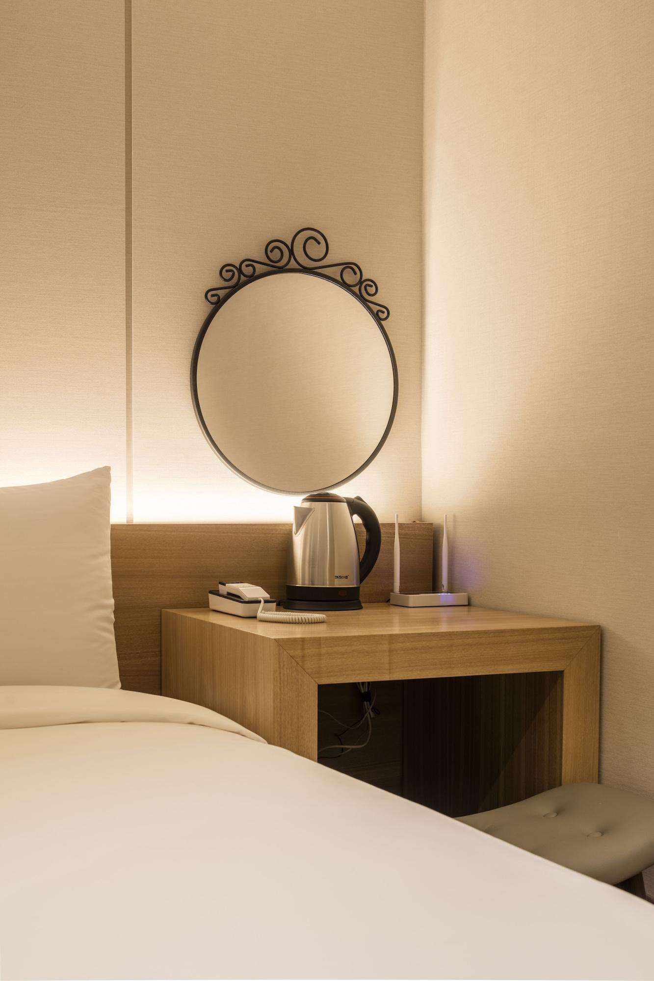 Hotel The First 3*