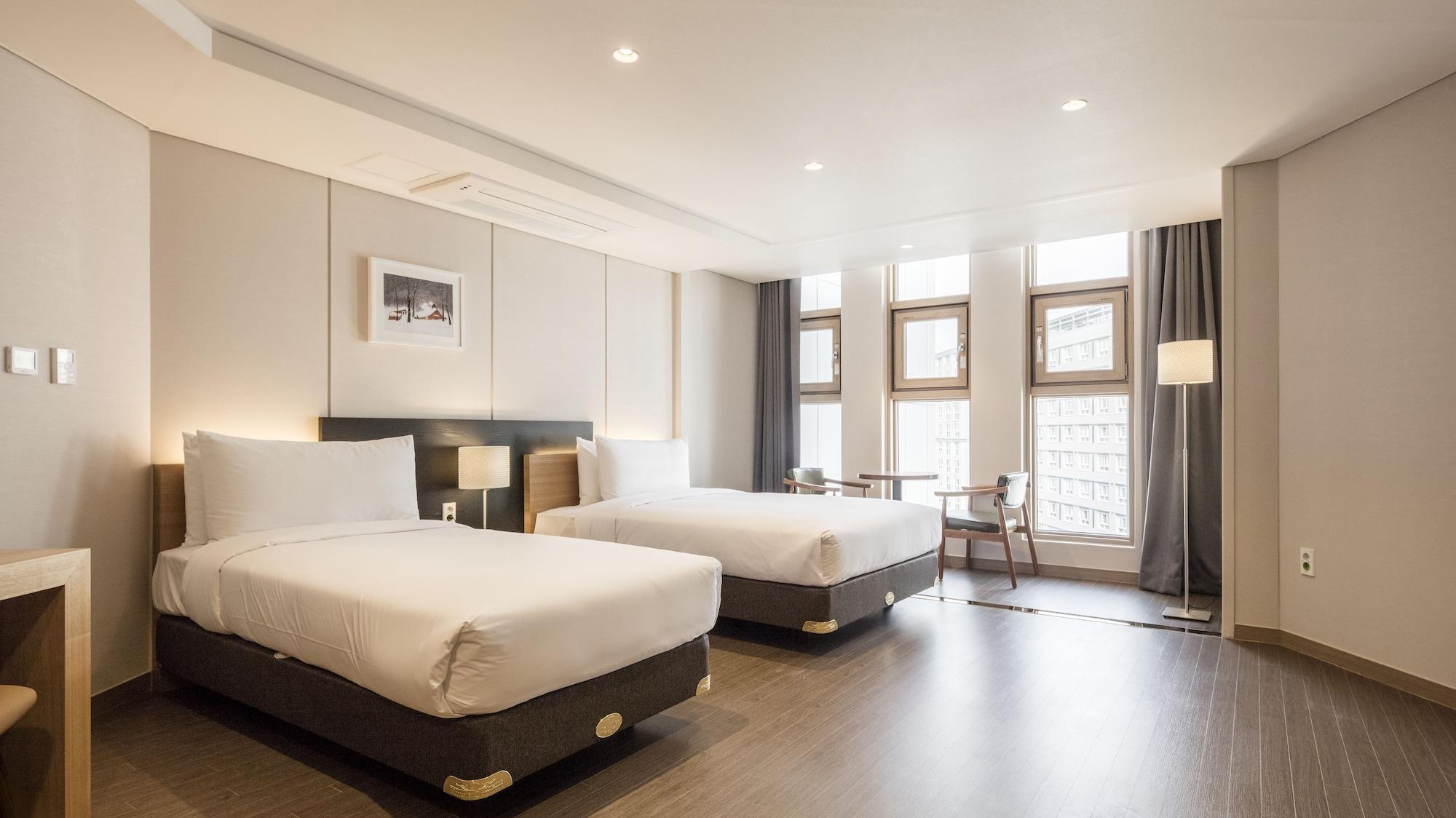 The First 3* Seoul